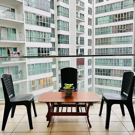 Regalia Spritz Empire Hostel Kuala Lumpur Exterior photo
