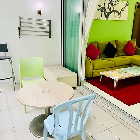 Regalia Spritz Empire Hostel Kuala Lumpur Exterior photo