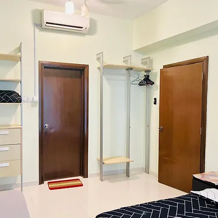 Regalia Spritz Empire Hostel Kuala Lumpur Exterior photo